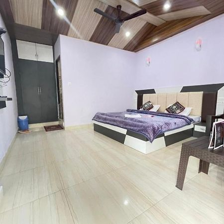 Oak Wood Homestay Banikhet Dalhousie Exterior foto
